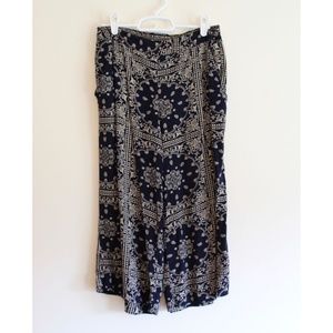 Solitaire Patterned Gaucho / Cropped Palazzo Pants